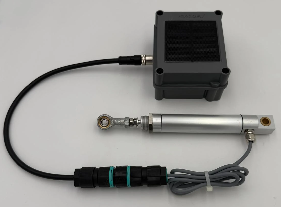 DISPLACEMENT OR CRACK NODE